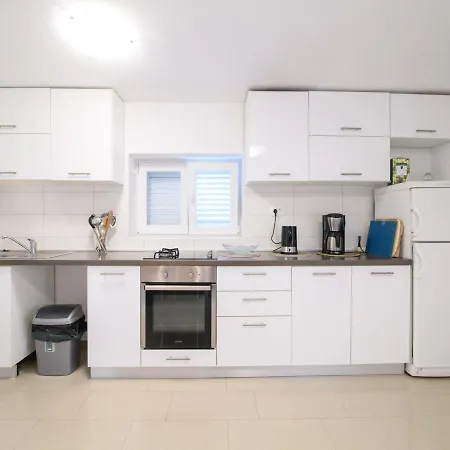 Elegant Holiday In Privlakaw With Garden Holiday home