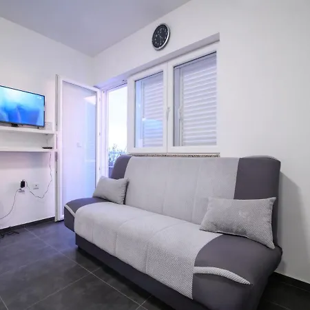 Elegant Holiday In Privlakaw With Garden Holiday home