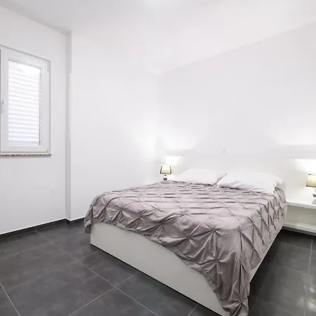 Elegant Holiday In Privlakaw With Garden Holiday home Privlaka (Zadar)