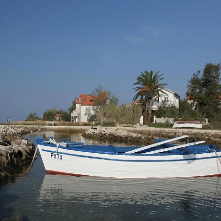 Elegant Holiday In Privlakaw With Garden * Privlaka (Zadar)